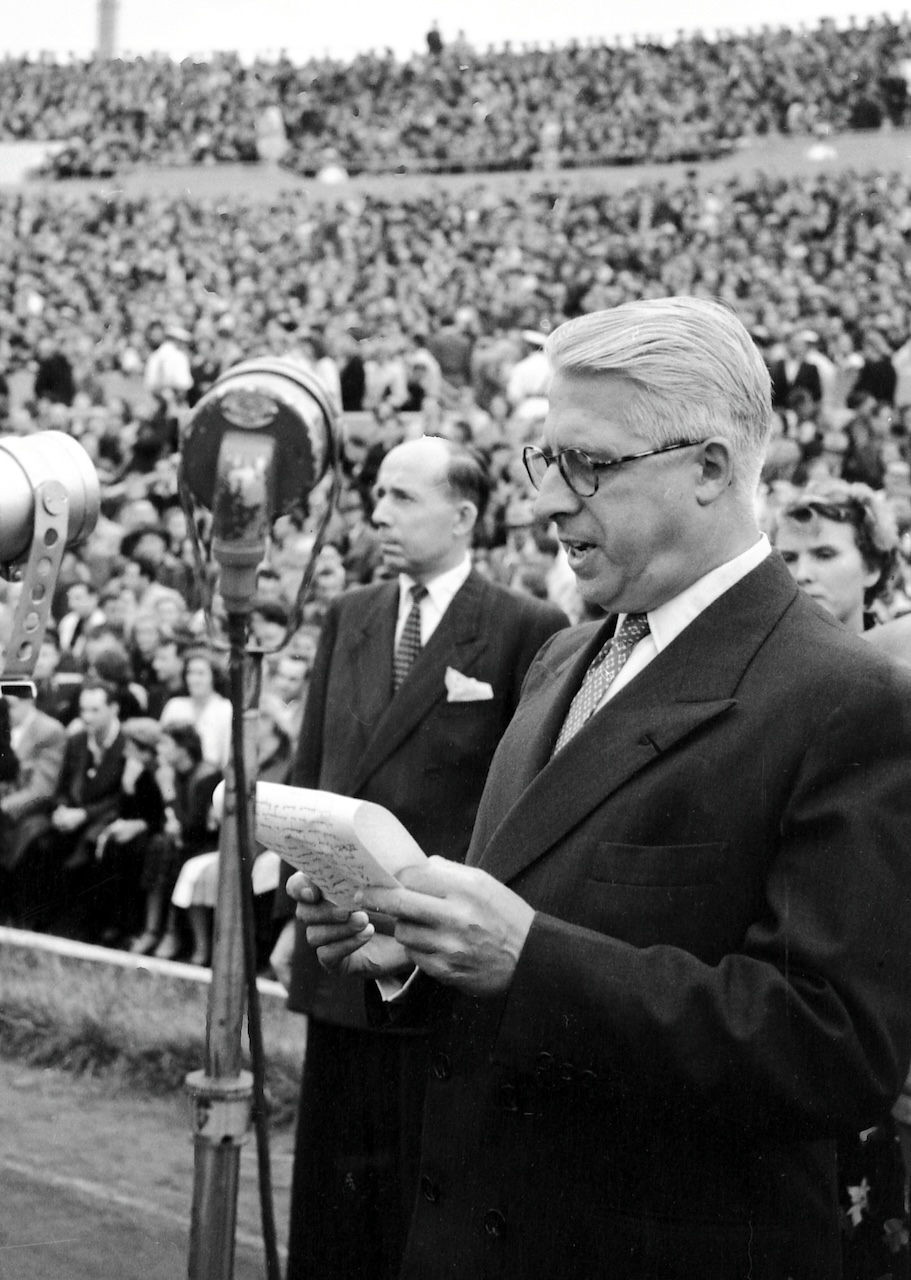 Президент FIVB Поль Либо на открытии чемпионата мира в Москве, август 1952 года  